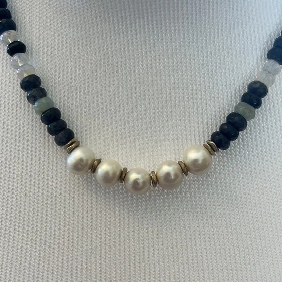 Neiman Marcus Necklace with Blue Faceted Stones and Pearls - Picture 4 of 4